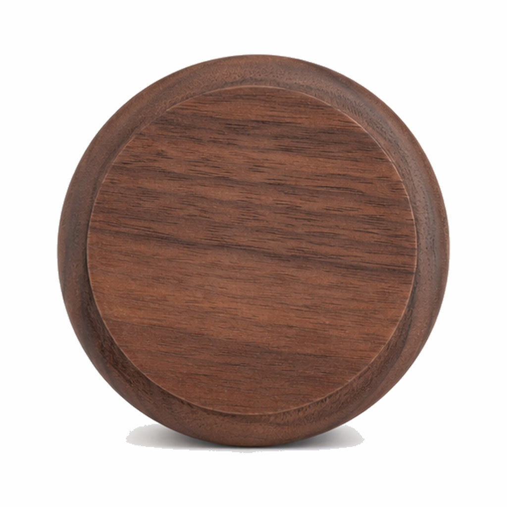 Detalle de la madera de nogal del soporte.