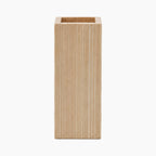 Porta lápices rectangular estrecho en madera de fresno.