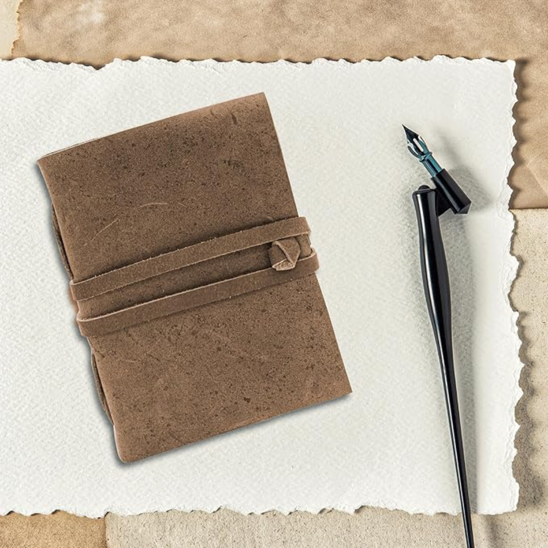 Cuaderno de cuero vintage hecho a mano con cierre envolvente – diario de escritura artesanal