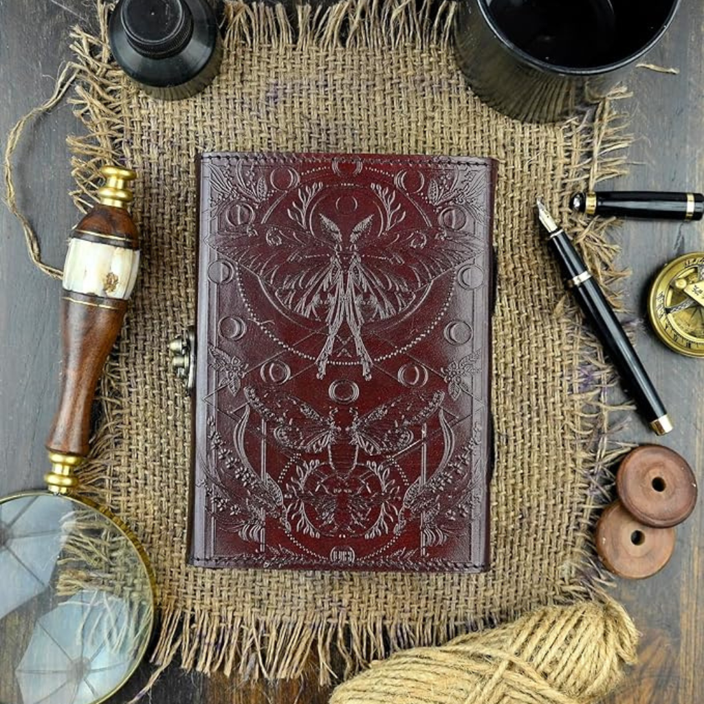 Cuaderno de cuero vintage con cerradura metálica – diario artesanal compacto con cierre seguro