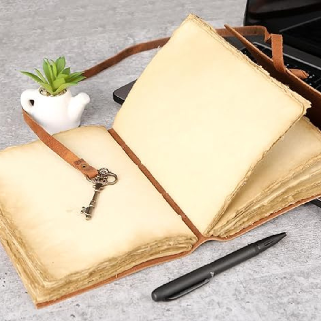 Cuaderno de cuero vintage con llave decorativa – diario artesanal compacto con cierre