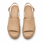 Sandalias beige con cierre de hebilla ajustable