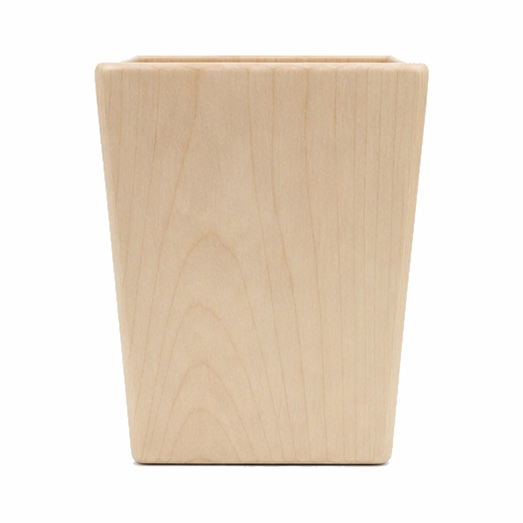 Portabolígrafos cuadrado cónico en color crema hecho de madera de arce.