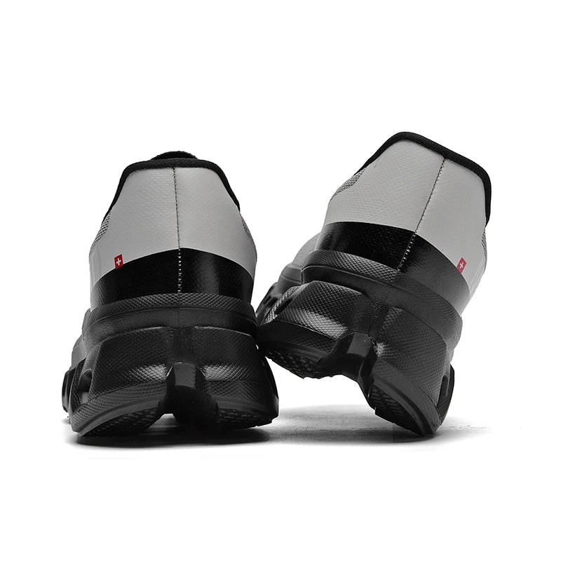 Zapatillas SKYLACE en variante de color gris y negro con acabados deportivos