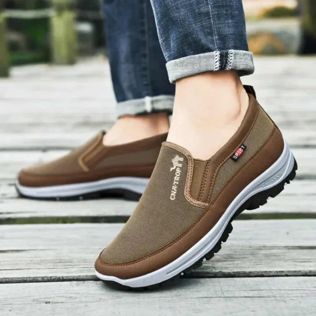 Zapatillas OrthoPro en color marrón, combinando estilo y salud podológica