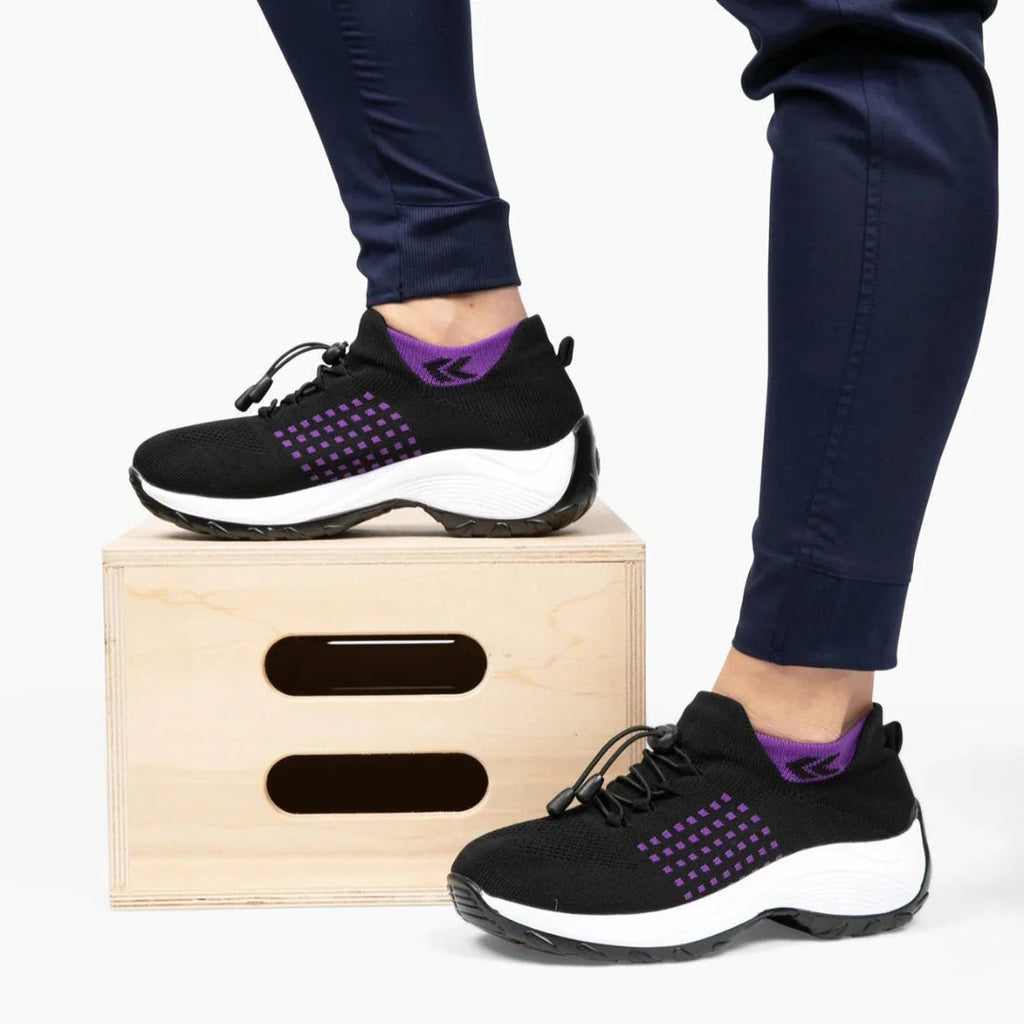 Vista superior de las zapatillas Orthofit mostrando el diseño deportivo y moderno.