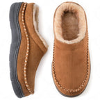 Vista trasera de zapatillas ortopédicas masculinas con ajuste envolvente