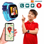 Niño realizando videollamada desde smartwatch GPS 4G