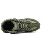 Botas tácticas en uso durante entrenamiento táctico en exterior