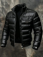 Chaqueta Ragnar Retro de Montaña en negro, vista frontal mostrando el diseño vintage y los bolsillos funcionales