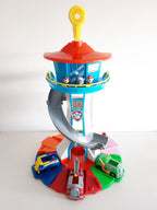 Detalle de los vehículos y figuras del set PawPatrol mostrando la calidad de los acabados y colores brillantes