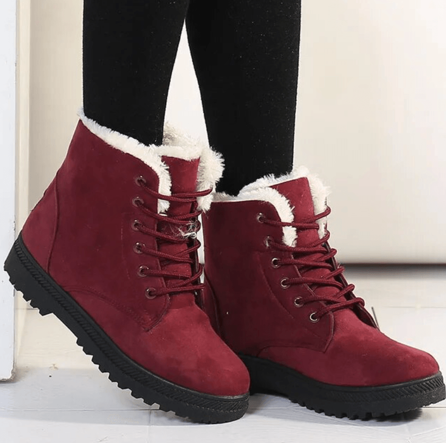 Vista frontal de los botines WinterPlus en diferentes colores disponibles