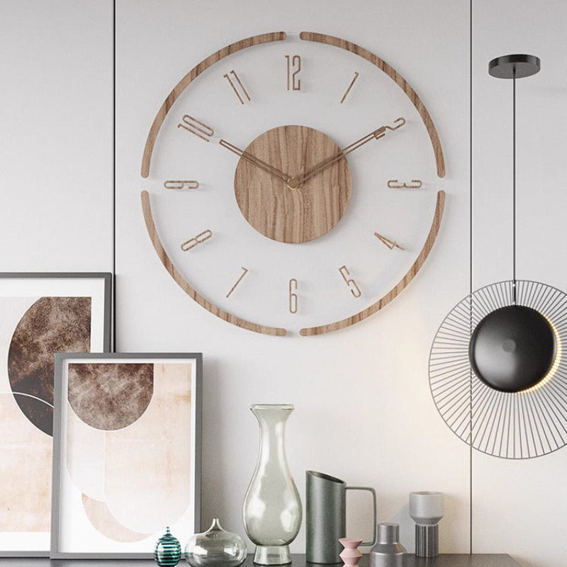 Reloj de pared nórdico en madera instalado en salón moderno con decoración escandinava