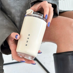 Taza isotérmica LuxeTherm manteniendo bebidas a temperatura perfecta durante horas