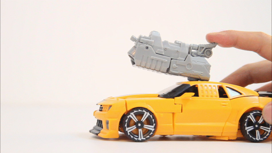 Detalle de las articulaciones móviles del robot transformable Bumblebee