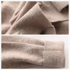 Vista frontal del jersey de cachemira beige para hombre con cuello redondo.