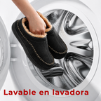 Vista lateral de zapatillas de casa ortopédicas masculinas con arco de soporte