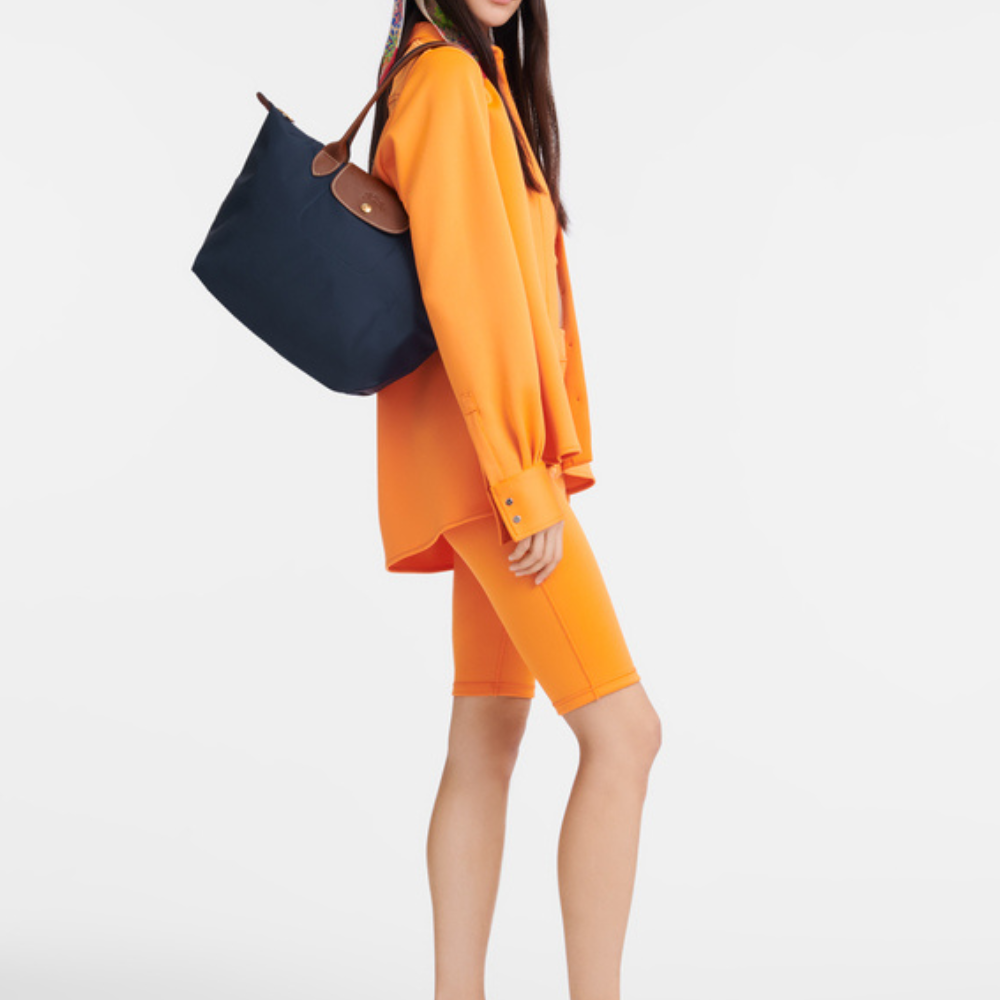 Bolso Longchanp Le Pliage en color negro, diseño atemporal