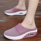 Malla técnica ultra transpirable de las zapatillas OrthoAir manteniendo los pies frescos