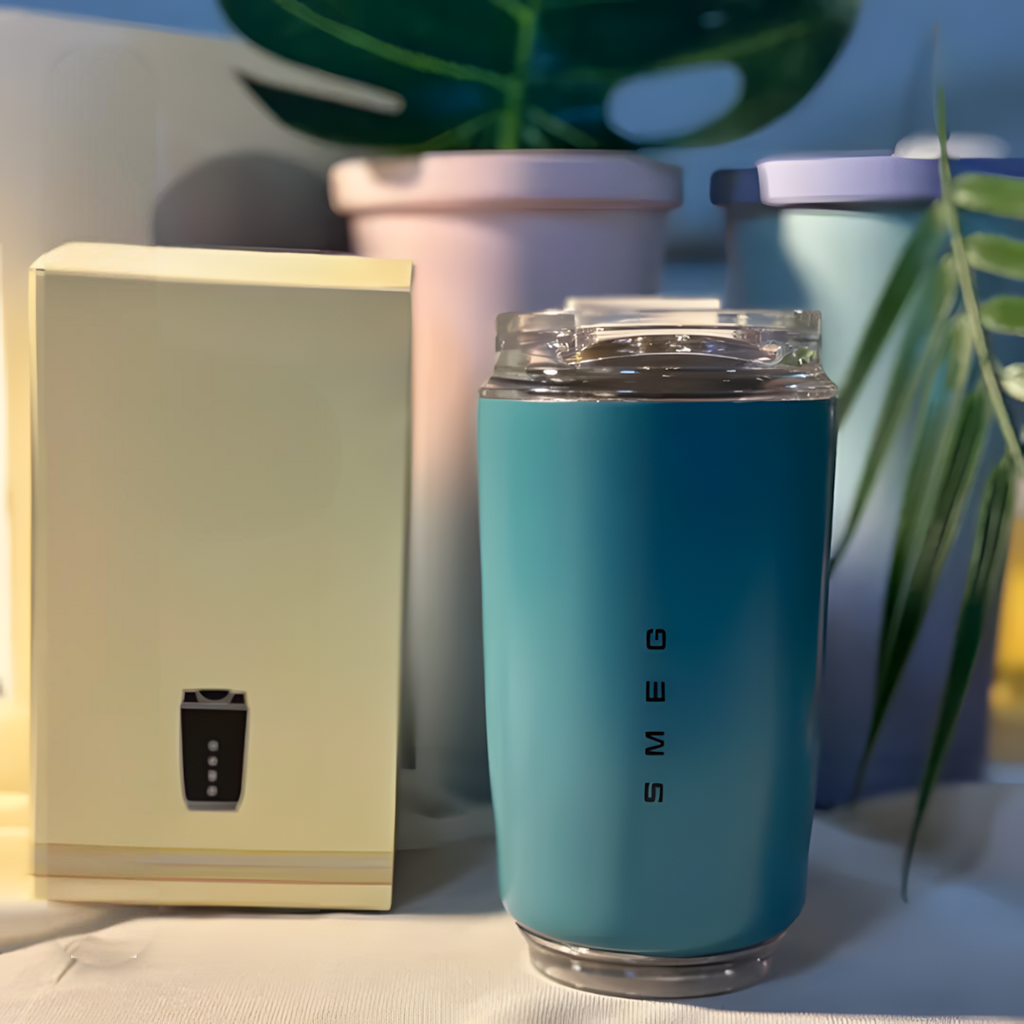 Diseño elegante y funcional de la taza isotérmica LuxeTherm de 500 ml