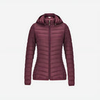 Chaqueta acolchada ultraligera ORNISHOP plegada, mostrando su formato compacto y peso pluma