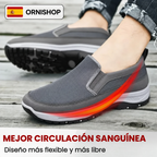 Persona calzando las zapatillas OrthoPro sin esfuerzo gracias al sistema sin cordones