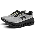 Zapatillas deportivas SKYLACE en variante de color negro con detalles