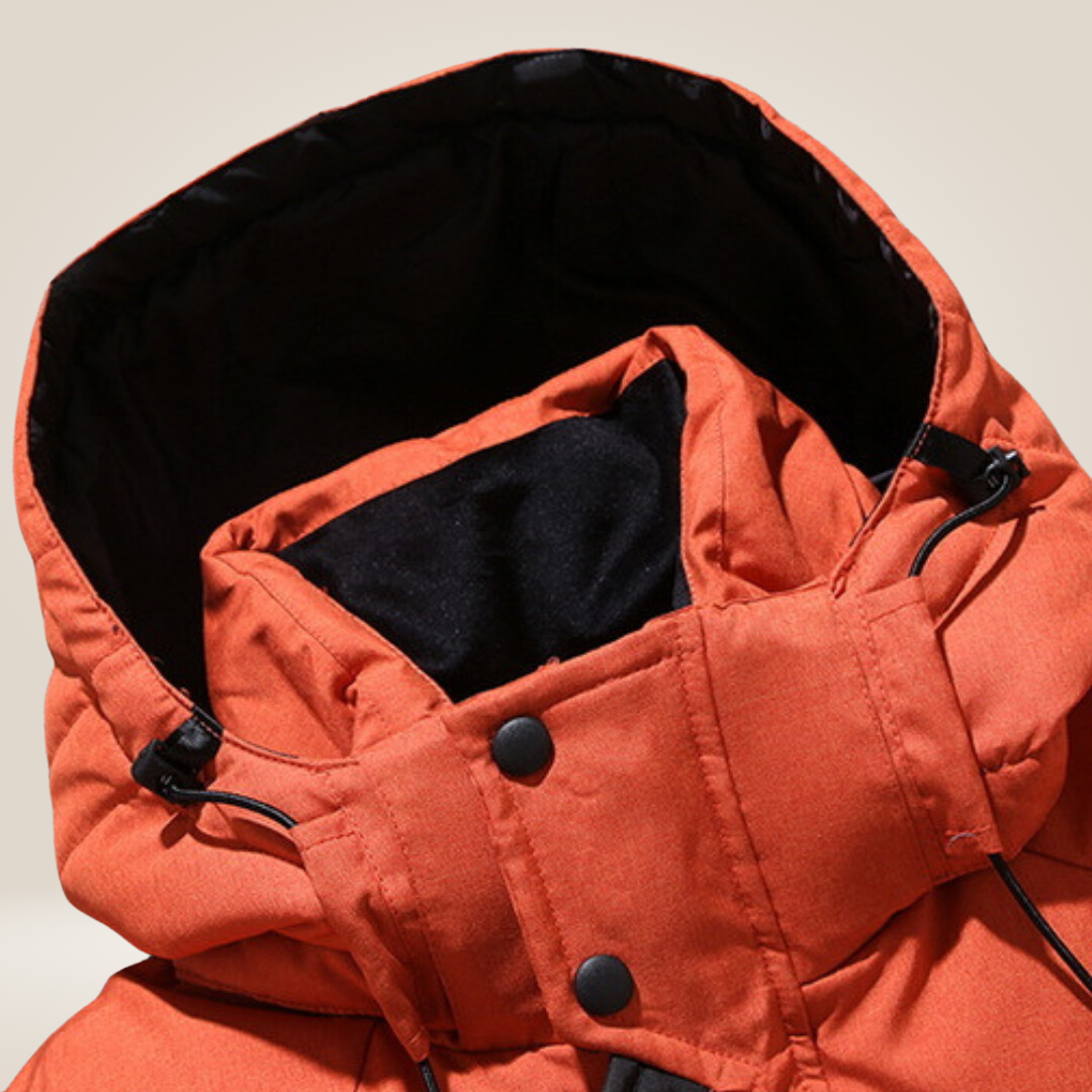 Detalle del acolchado térmico de la chaqueta de invierno Nordfall