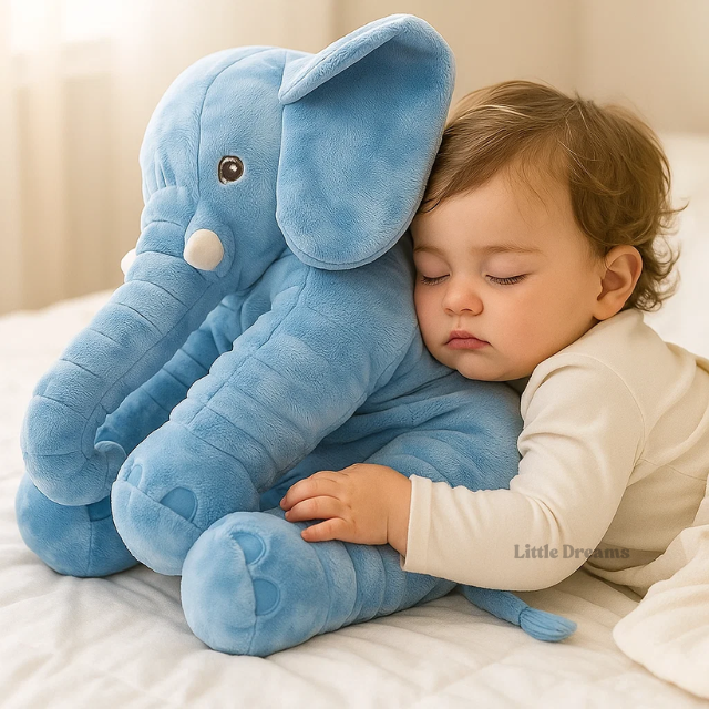 Cojín elefante gris mullido en habitación infantil moderna