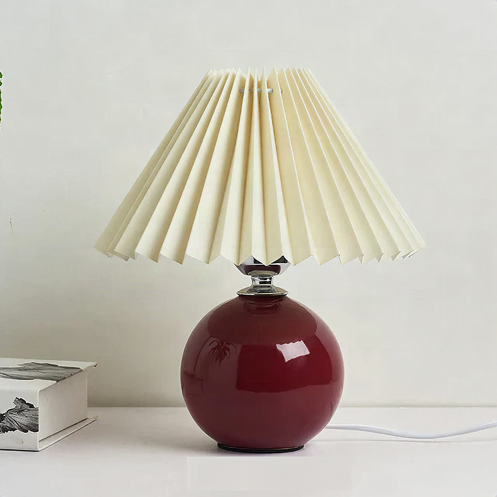 Lámpara de mesa clásica con pantalla plegable para luz cálida