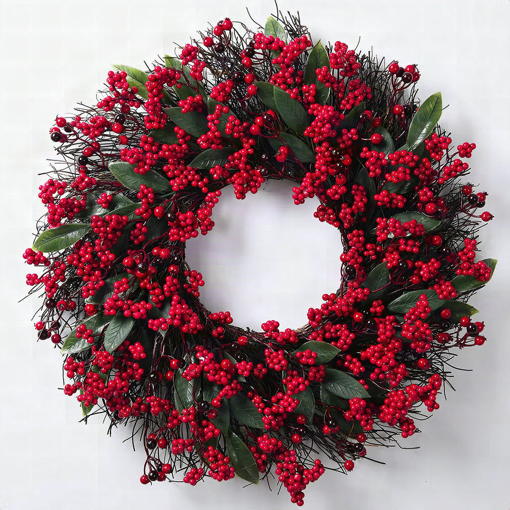 Corona navideña con bayas rojas y hojas de ciprés verde – Decoración perfecta para las fiestas
