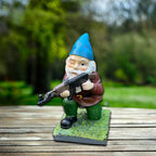 Gnomo de jardín militar con uniforme de camuflaje
