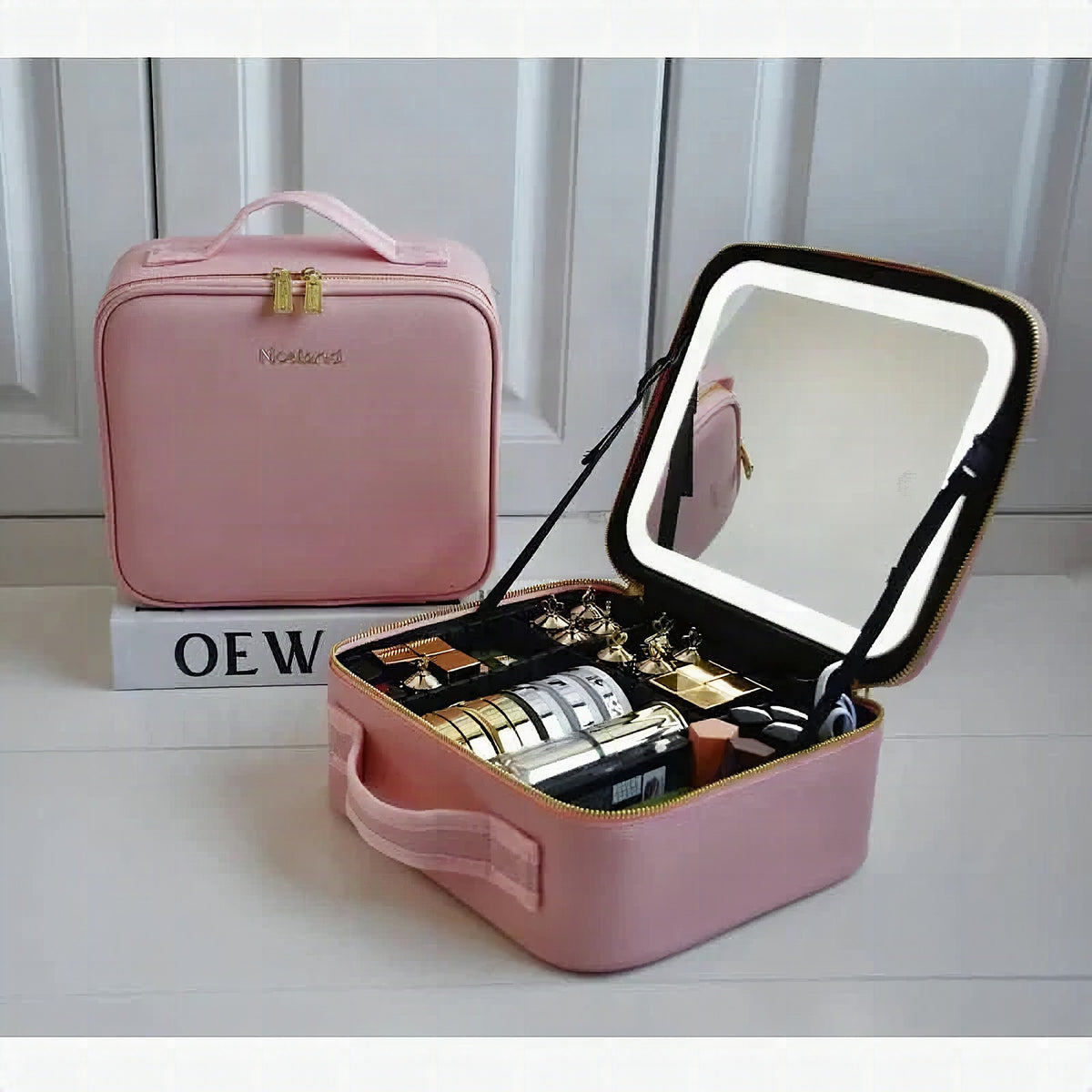 Neceser de maquillaje con espejo LED y luz integrada para un acabado perfecto en cualquier lugar