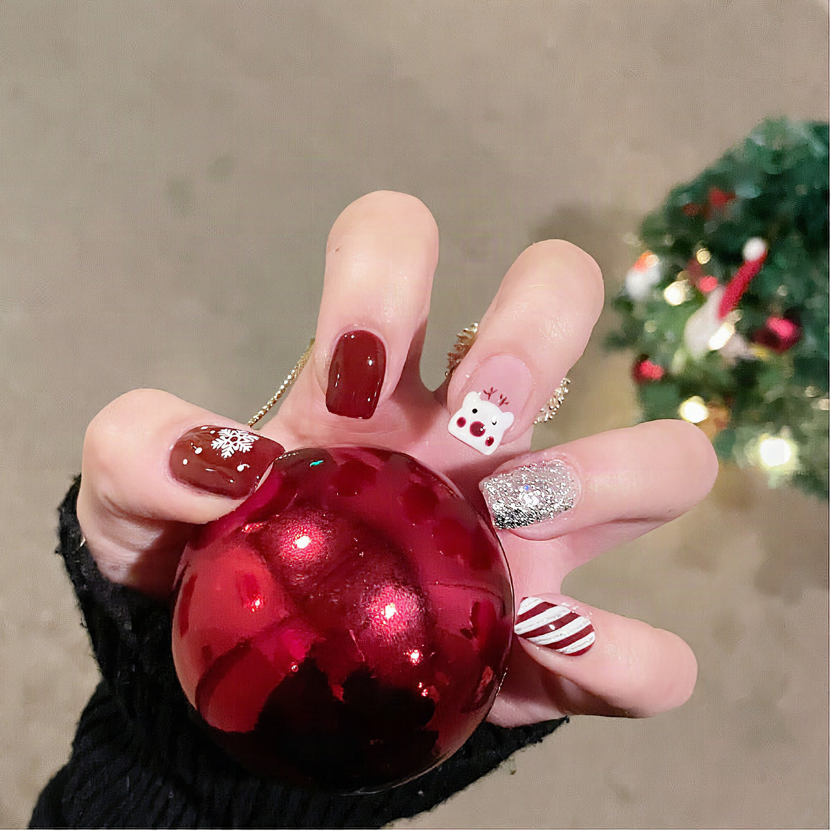 Diseño de uñas navideñas