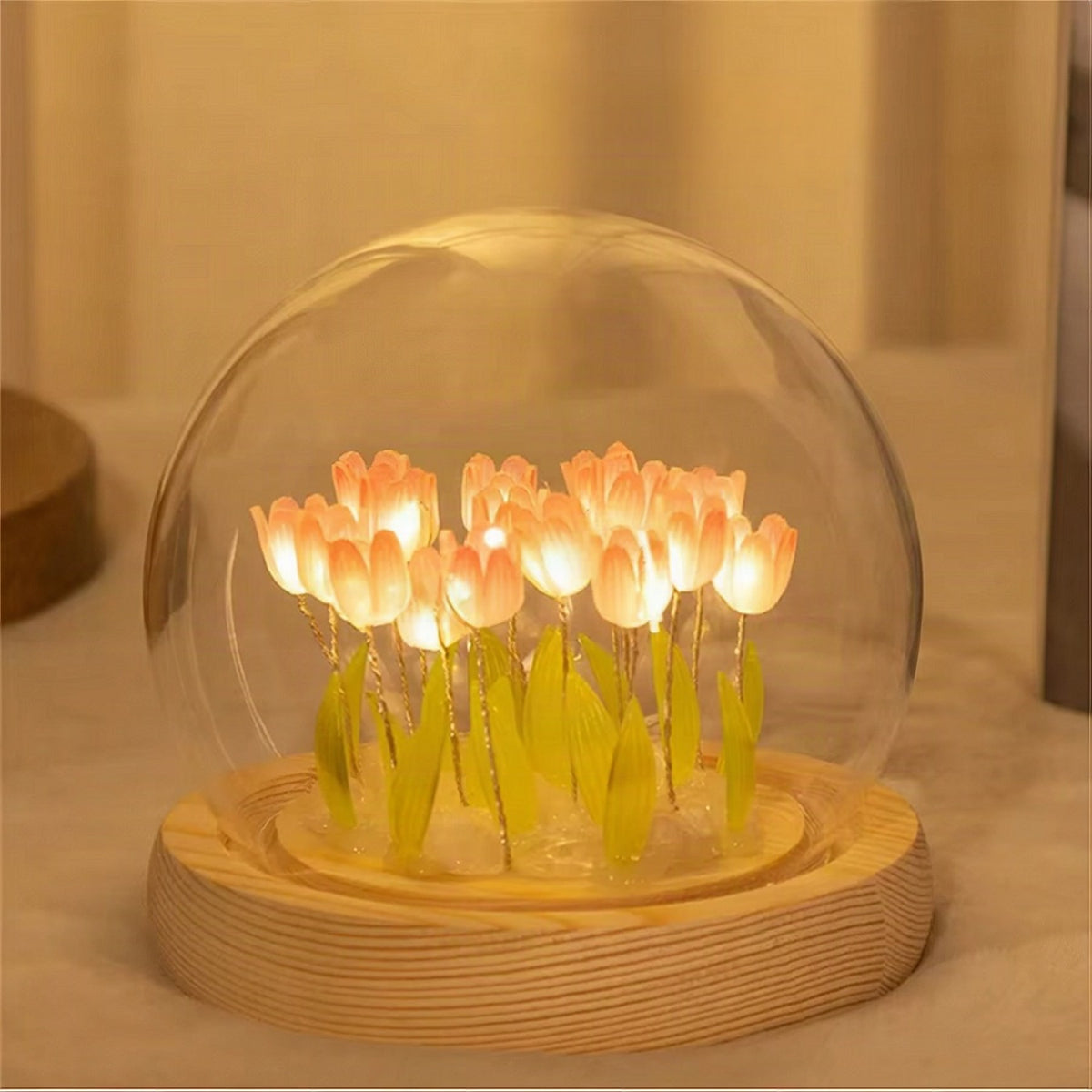 Lámpara de noche LED con tulipanes artificiales hechos a mano