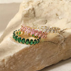 Anillo delicado con diamantes ovalados