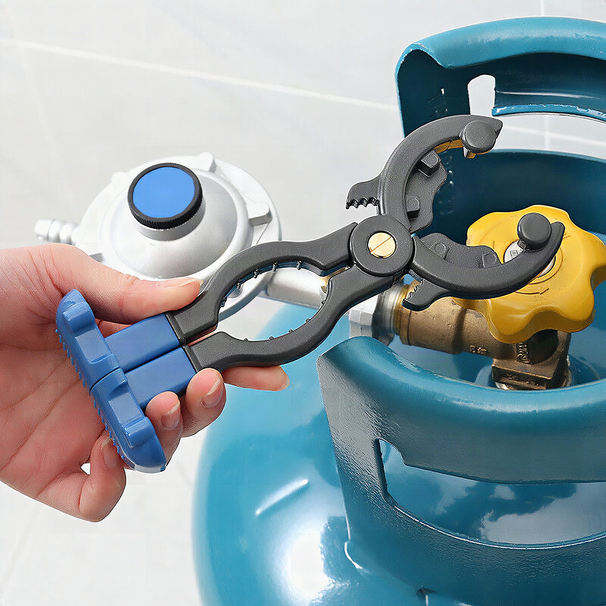 Llave especial para válvula de bombona de gas