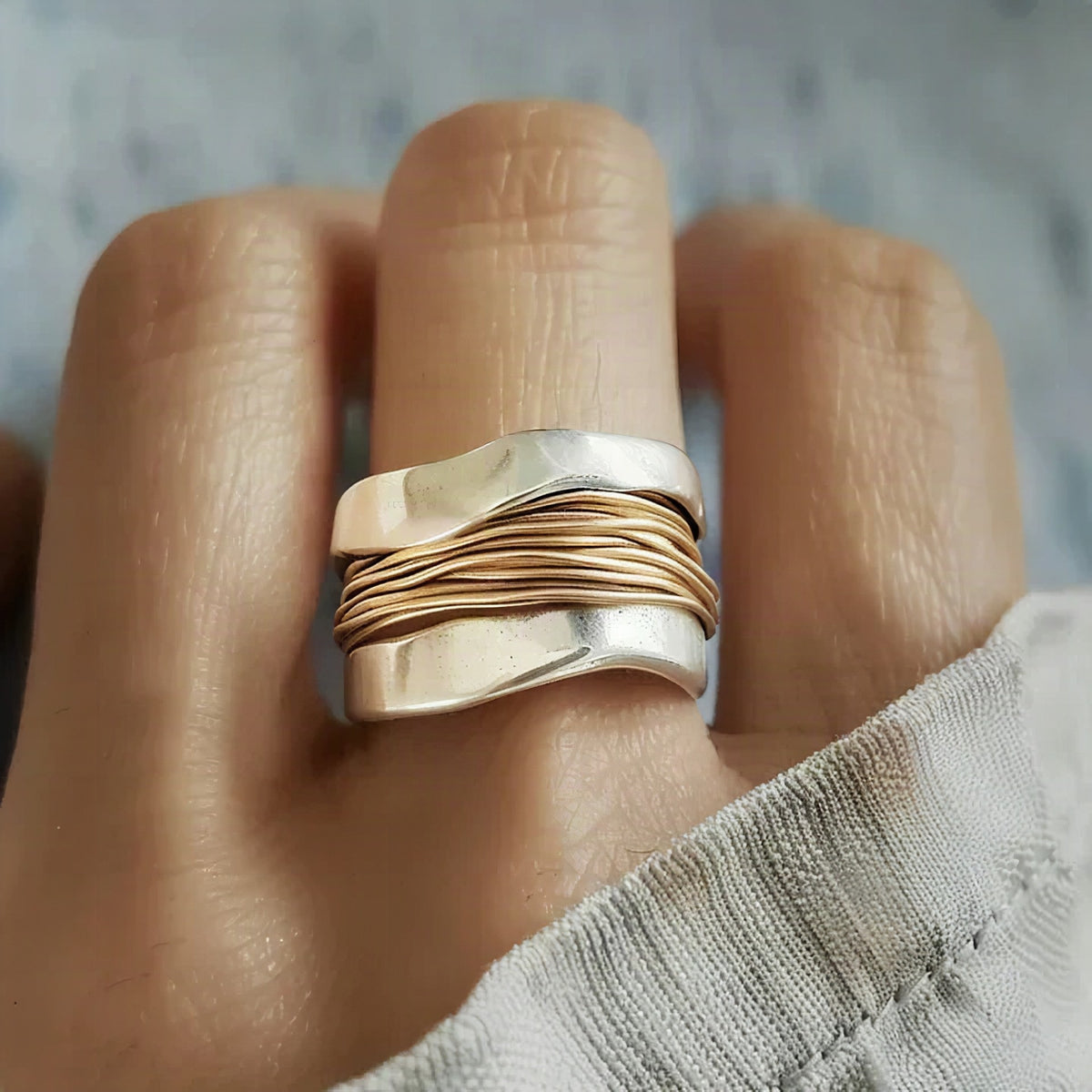 Anillo de plata con detalles en oro Solaira