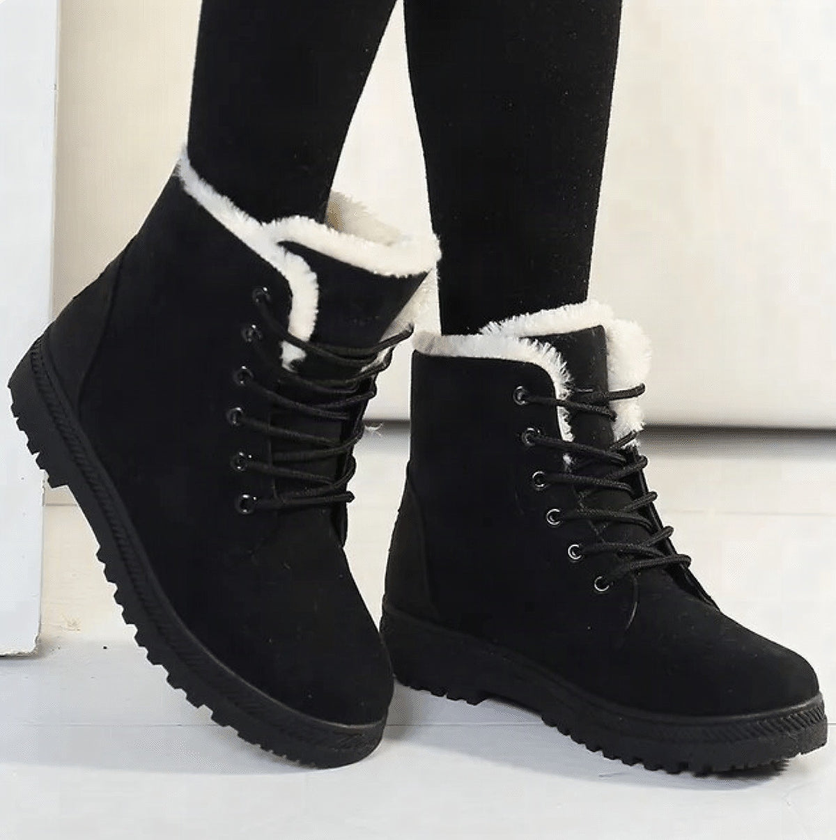 Botín WinterPlus negro mostrando su diseño ortopédico y plantilla ergonómica para mujer