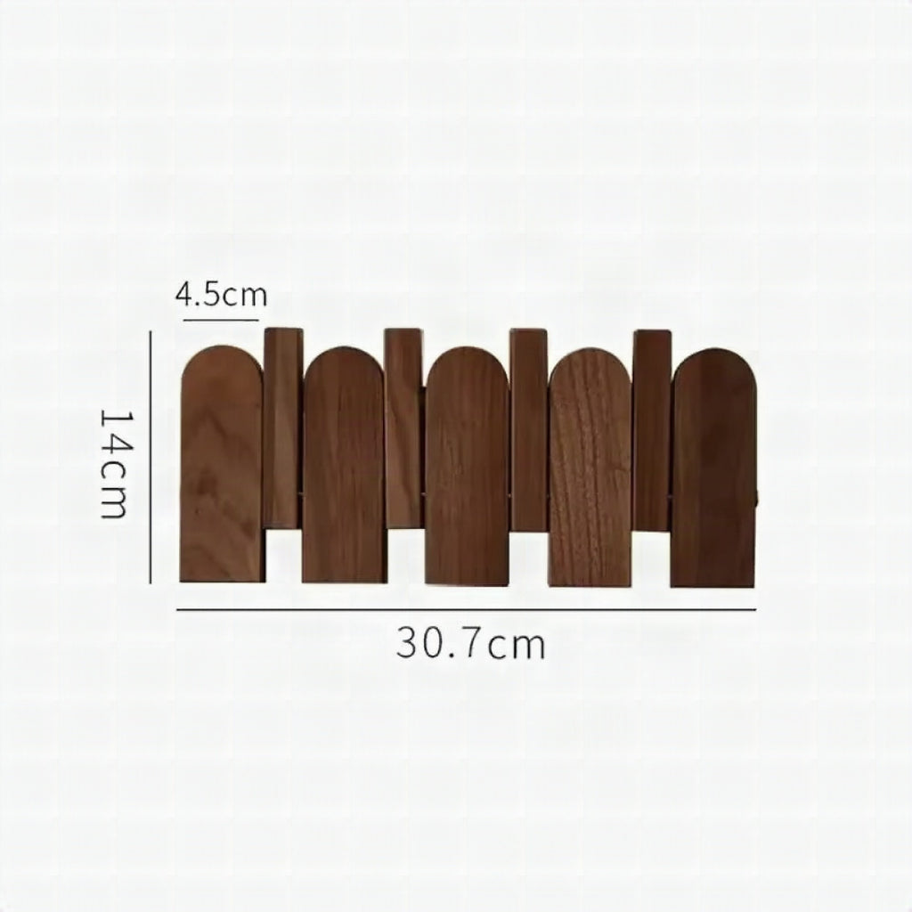 Perchero de pared de madera con diseño de piano
