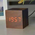 Reloj despertador LED digital de madera elegante