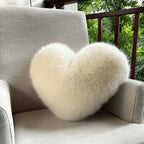 Cojín decorativo suave con forma de corazón y textura de peluche