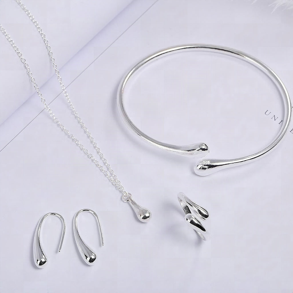 Conjunto de joyería de cuatro piezas