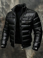 Chaqueta Ragnar Retro de Montaña en negro, vista frontal mostrando el diseño vintage y los bolsillos funcionales