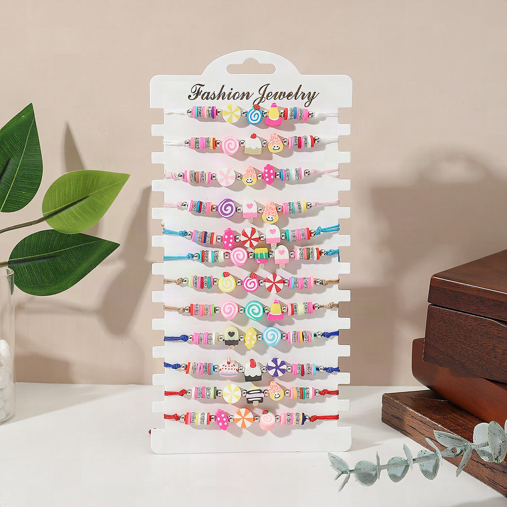Pulseras de bisutería con diseños florales y coloridos