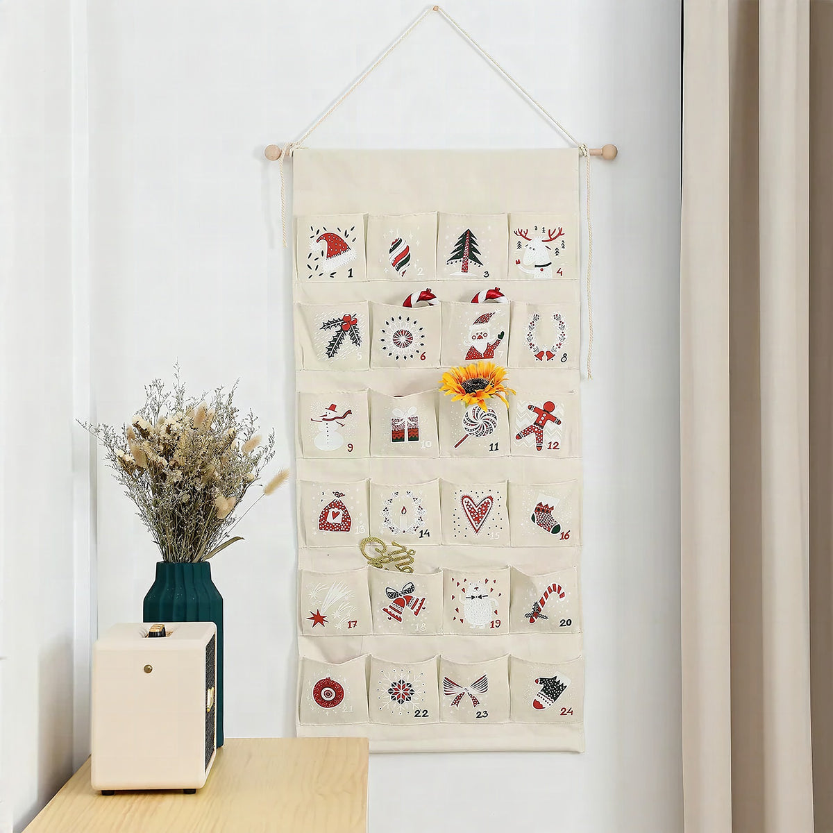 Calendario de adviento con 24 bolsitas de tela para niños – Decoración navideña colgante multicolor