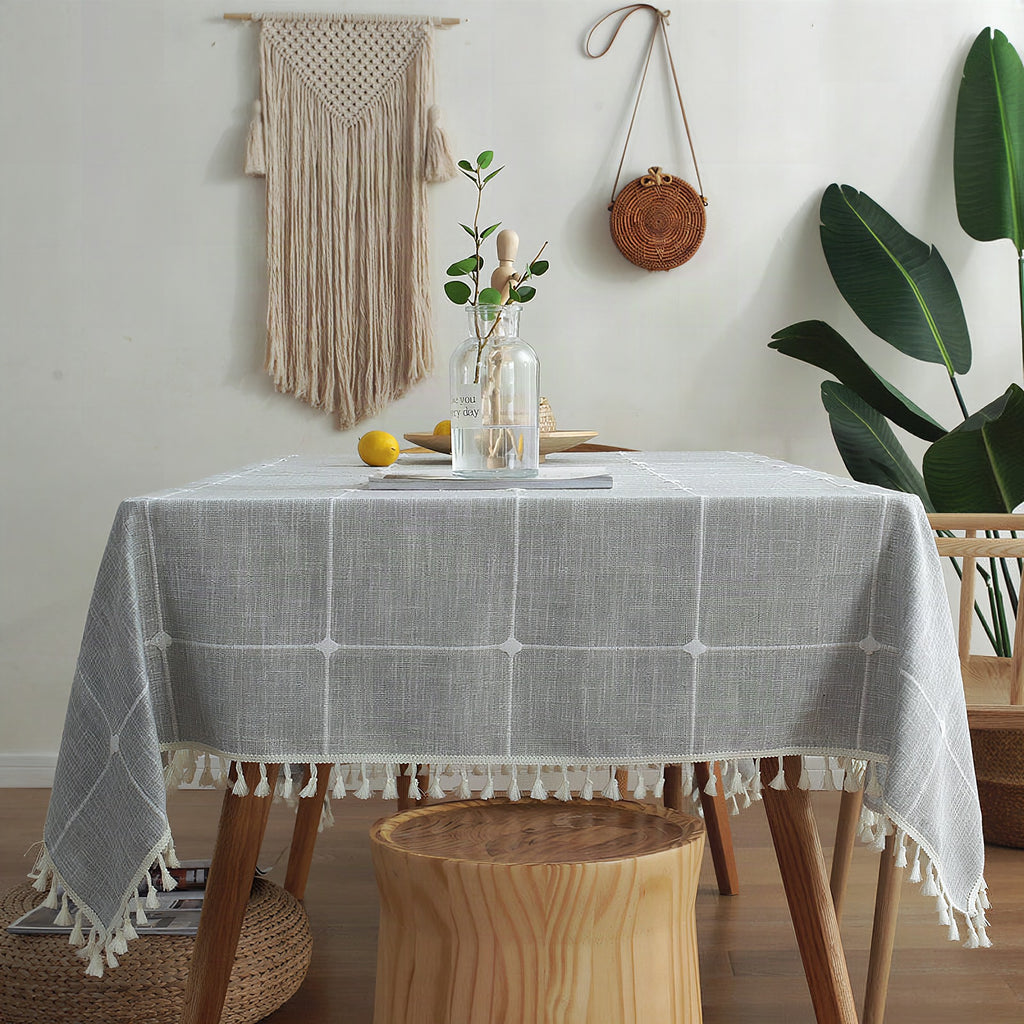 Mantel decorativo con borlas