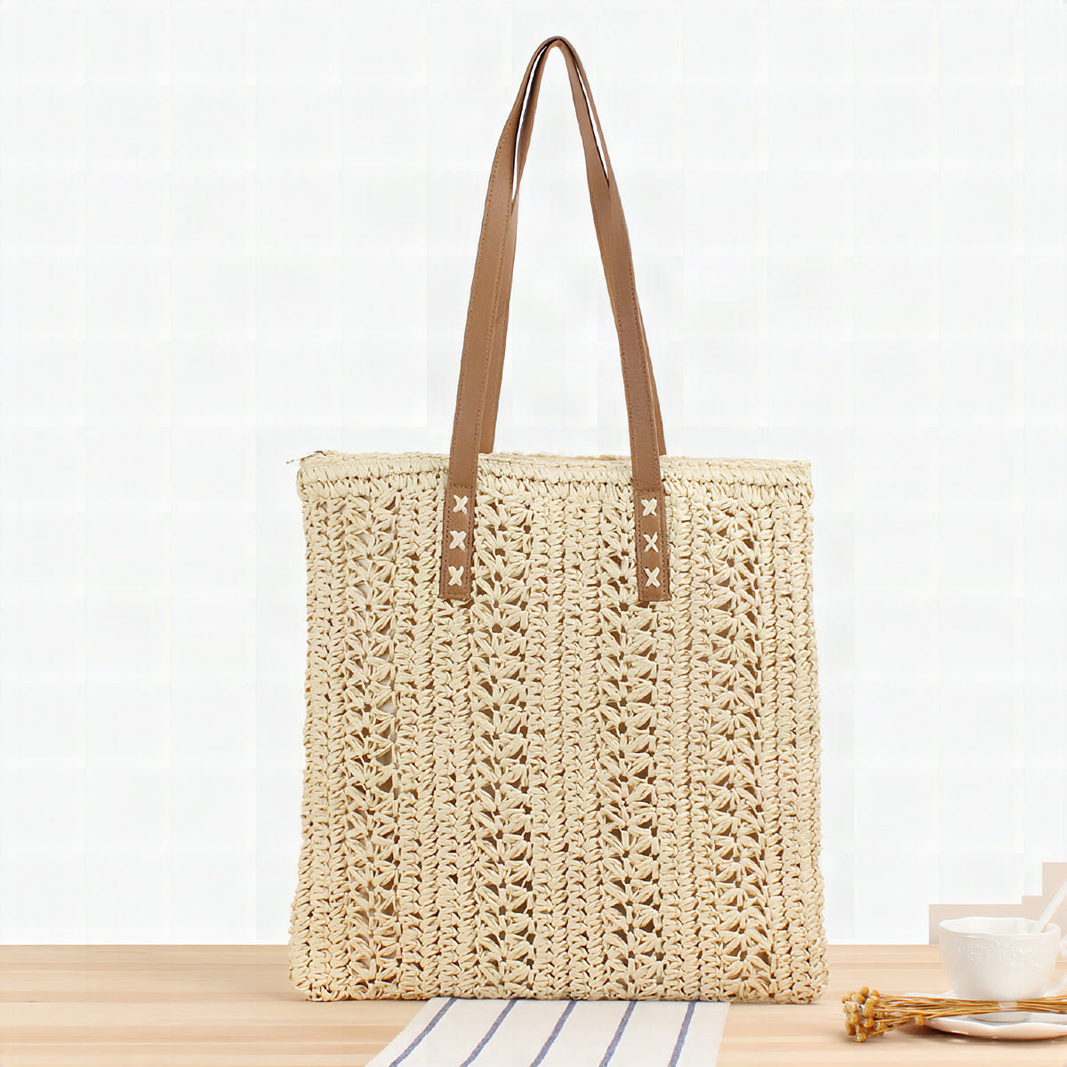 Bolso de playa de hombro artesanal en material natural con diseño resistente