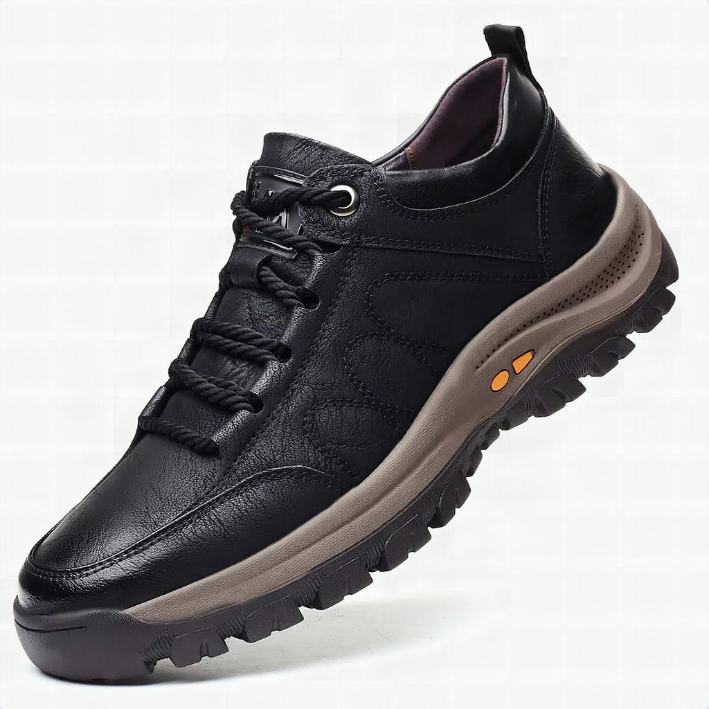 Botas ortopédicas de piel auténtica para hombre en color negro, vista frontal