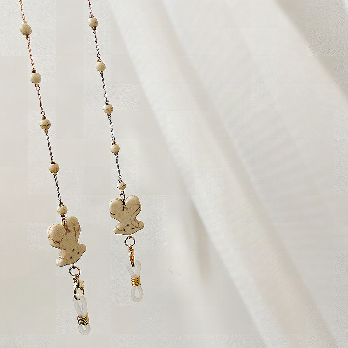 Pendientes elegantes de diseño artesanal